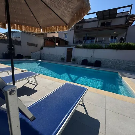 Giulia - Piscine - Jacuzzi - 4 * Porto-Vecchio (Corsica)